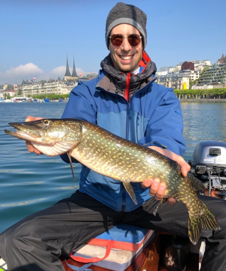 Simon mit Eroeffnungshecht Simon mit Eroeffnungshecht